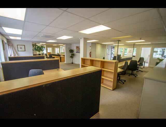 1,200M² OFFICE TO LET IN MELROSE ESTATE